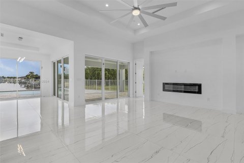 Villa ou maison à vendre à Cape Coral, Floride: 4 chambres № 1764253 - photo 13