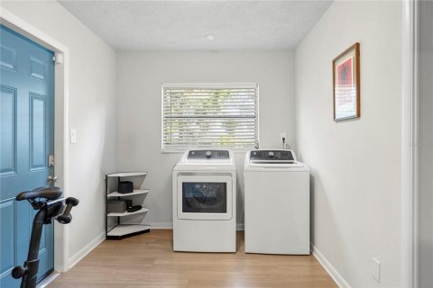 House in Largo, Florida 4 bedrooms, 192.4 sq.m. № 2430586 - photo 29
