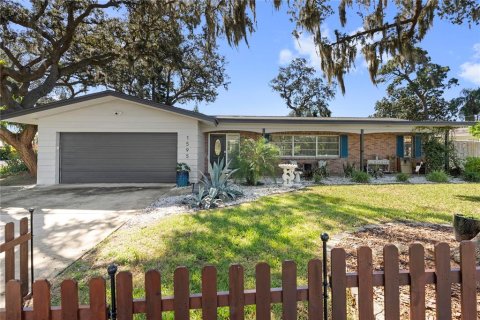 House in Largo, Florida 4 bedrooms, 192.4 sq.m. № 2430586 - photo 7