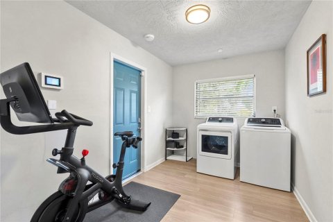 House in Largo, Florida 4 bedrooms, 192.4 sq.m. № 2430586 - photo 30