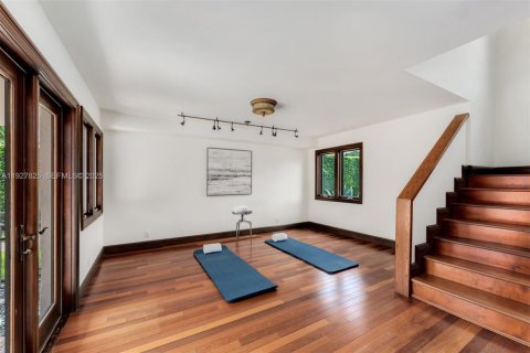 Casa en alquiler en Coral Gables, Florida, 6 dormitorios, 651.06 m2 № 1987020 - foto 14