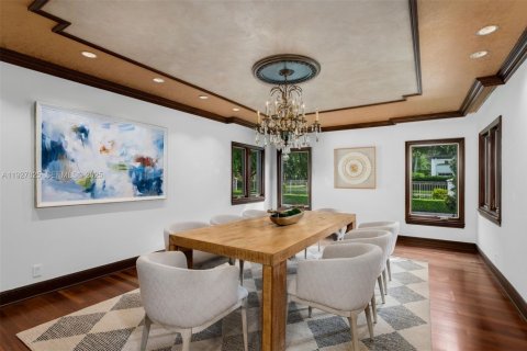 Casa en alquiler en Coral Gables, Florida, 6 dormitorios, 651.06 m2 № 1987020 - foto 5