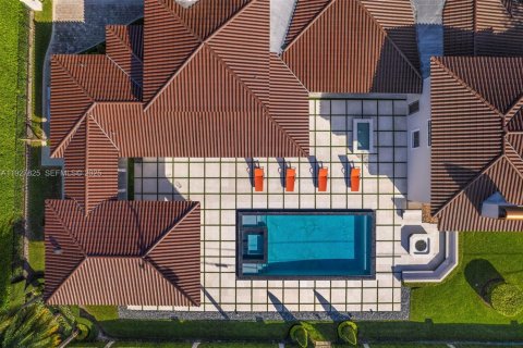 Casa en alquiler en Coral Gables, Florida, 6 dormitorios, 651.06 m2 № 1987020 - foto 2