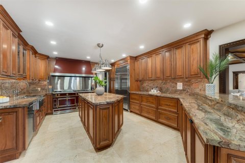 Casa en alquiler en Coral Gables, Florida, 6 dormitorios, 651.06 m2 № 1987020 - foto 6