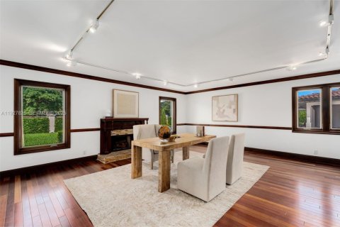 Casa en alquiler en Coral Gables, Florida, 6 dormitorios, 651.06 m2 № 1987020 - foto 12