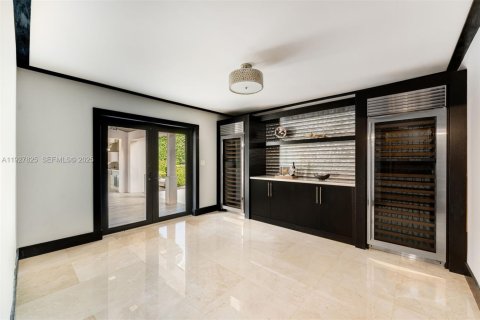 Casa en alquiler en Coral Gables, Florida, 6 dormitorios, 651.06 m2 № 1987020 - foto 19