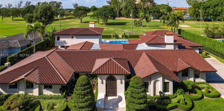 Casa en Coral Gables, Florida 6 dormitorios, 651.06 m2 № 1987020