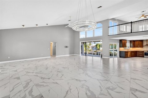 House in Longboat Key, Florida 4 bedrooms, 292.55 sq.m. № 2166976 - photo 13