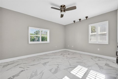 House in Longboat Key, Florida 4 bedrooms, 292.55 sq.m. № 2166976 - photo 29