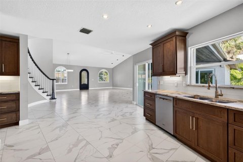 House in Longboat Key, Florida 4 bedrooms, 292.55 sq.m. № 2166976 - photo 26