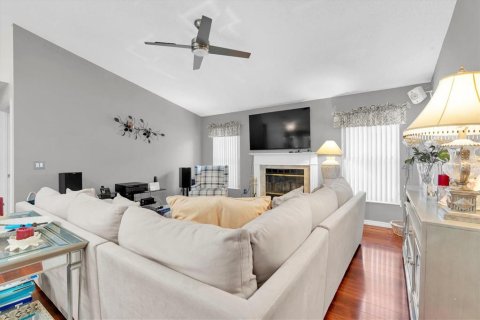 House in Tampa, Florida 4 bedrooms, 206.06 sq.m. № 1913593 - photo 17