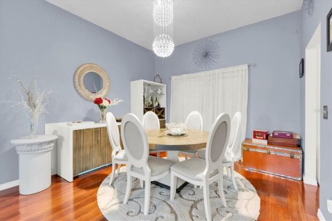 House in Tampa, Florida 4 bedrooms, 206.06 sq.m. № 1913593 - photo 19