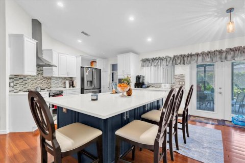 House in Tampa, Florida 4 bedrooms, 206.06 sq.m. № 1913593 - photo 11