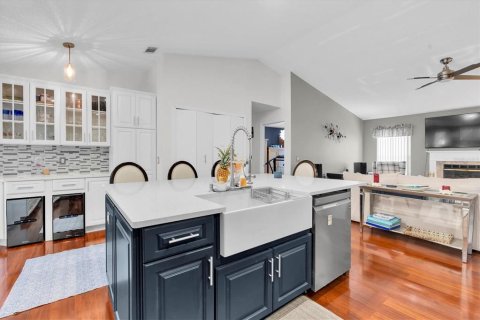 House in Tampa, Florida 4 bedrooms, 206.06 sq.m. № 1913593 - photo 7