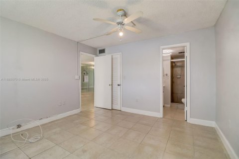 Купить кондоминиум в Санрайз, Флорида 2 спальни, 78.97м2, № 1952438 - фото 8