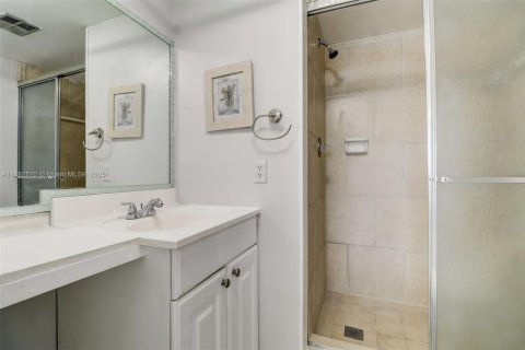 Купить кондоминиум в Санрайз, Флорида 2 спальни, 78.97м2, № 1952438 - фото 17