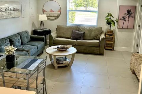 Купить коммерческую недвижимость в Уэст-Палм-Бич, Флорида 224.64м2, № 2058571 - фото 10