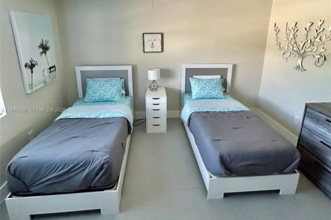 Купить коммерческую недвижимость в Уэст-Палм-Бич, Флорида 224.64м2, № 2058571 - фото 16