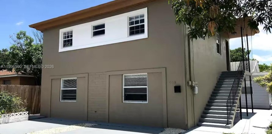 Коммерческая недвижимость в Уэст-Палм-Бич, Флорида 224.64м2 № 2058571