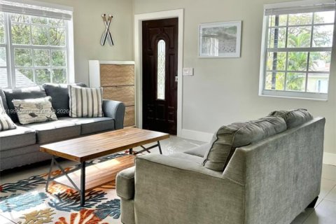 Купить коммерческую недвижимость в Уэст-Палм-Бич, Флорида 224.64м2, № 2058571 - фото 5