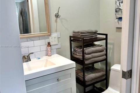 Купить коммерческую недвижимость в Уэст-Палм-Бич, Флорида 224.64м2, № 2058571 - фото 24