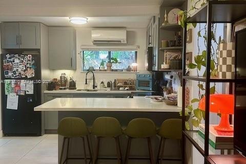 House in Miami, Florida 2 bedrooms № 2040099 - photo 14