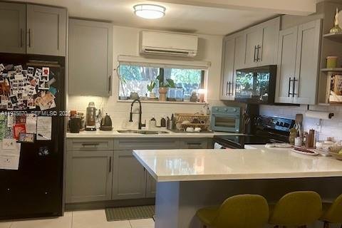 House in Miami, Florida 2 bedrooms № 2040099 - photo 10