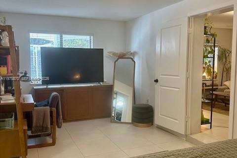 House in Miami, Florida 2 bedrooms № 2040099 - photo 20