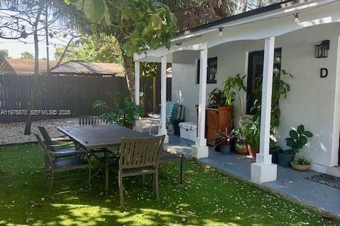 House in Miami, Florida 2 bedrooms № 2040099 - photo 6