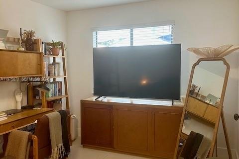 House in Miami, Florida 2 bedrooms № 2040099 - photo 18