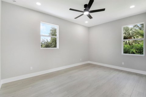 Casa en venta en Jensen Beach, Florida, 4 dormitorios, 274.43 m2 № 2242034 - foto 30