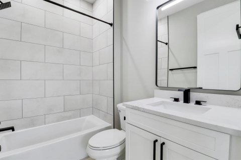 Casa en venta en Jensen Beach, Florida, 4 dormitorios, 274.43 m2 № 2242034 - foto 29