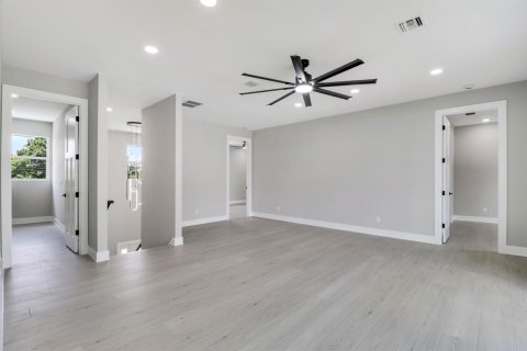 Casa en venta en Jensen Beach, Florida, 4 dormitorios, 274.43 m2 № 2242034 - foto 24