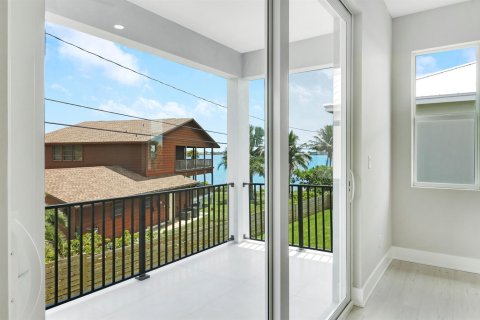 Casa en venta en Jensen Beach, Florida, 4 dormitorios, 274.43 m2 № 2242034 - foto 18