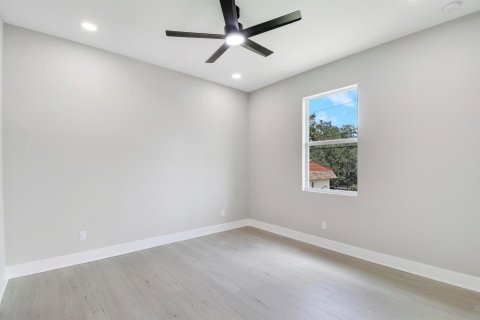 Casa en venta en Jensen Beach, Florida, 4 dormitorios, 274.43 m2 № 2242034 - foto 27