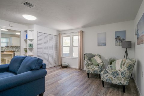 Casa en alquiler en Sarasota, Florida, 3 dormitorios, 92.9 m2 № 1853369 - foto 17