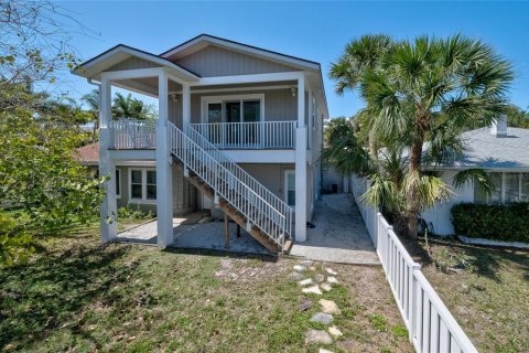 Casa en alquiler en Sarasota, Florida, 3 dormitorios, 92.9 m2 № 1853369 - foto 1