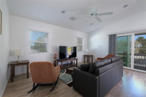 Casa en alquiler en Sarasota, Florida, 3 dormitorios, 92.9 m2 № 1853369 - foto 9