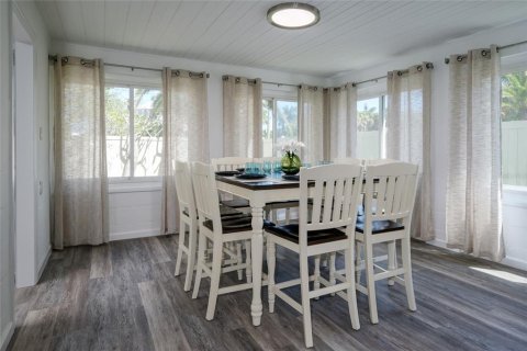 Casa en alquiler en Sarasota, Florida, 3 dormitorios, 92.9 m2 № 1853369 - foto 13