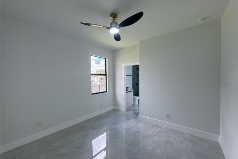 Casa en venta en Port Charlotte, Florida, 3 dormitorios, 145.02 m2 № 1910566 - foto 4