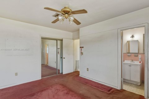 House in Miami Gardens, Florida 4 bedrooms, 136.85 sq.m. № 1982769 - photo 25