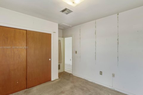 House in Miami Gardens, Florida 4 bedrooms, 136.85 sq.m. № 1982769 - photo 27