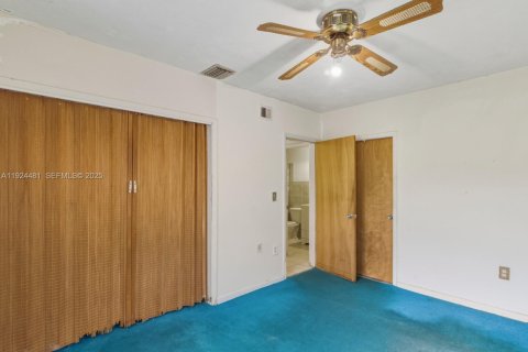 House in Miami Gardens, Florida 4 bedrooms, 136.85 sq.m. № 1982769 - photo 29