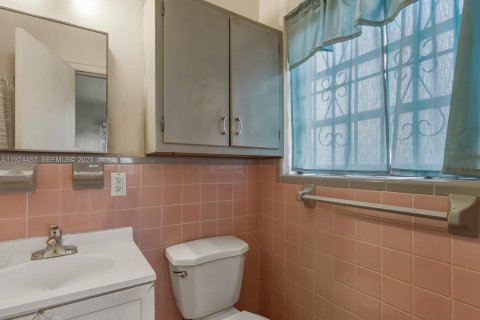 House in Miami Gardens, Florida 4 bedrooms, 136.85 sq.m. № 1982769 - photo 26