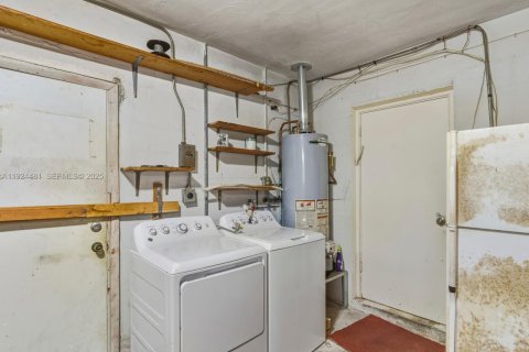 House in Miami Gardens, Florida 4 bedrooms, 136.85 sq.m. № 1982769 - photo 30