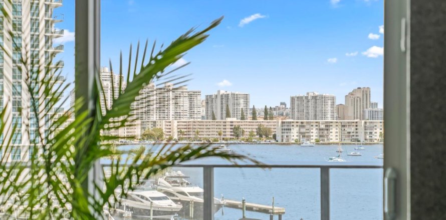 Condominio en Aventura, Florida, 2 dormitorios № 1221169