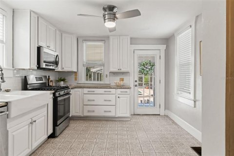 Casa en venta en Tampa, Florida, 3 dormitorios, 115.57 m2 № 2224774 - foto 16