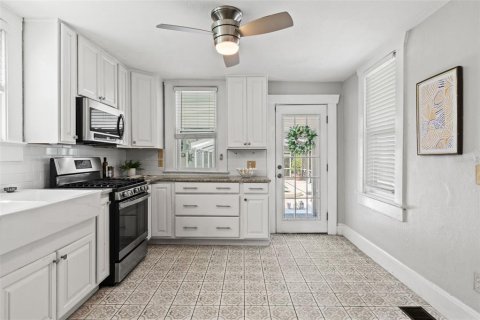 Casa en venta en Tampa, Florida, 3 dormitorios, 115.57 m2 № 2224774 - foto 13