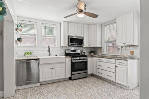 Casa en venta en Tampa, Florida, 3 dormitorios, 115.57 m2 № 2224774 - foto 12