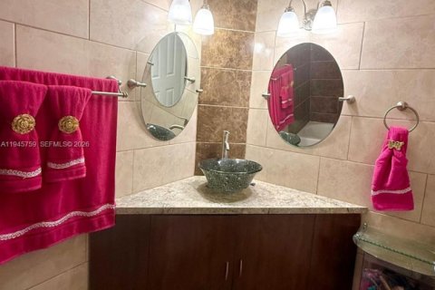 Condominio en venta en Miami, Florida, 1 dormitorio, 83.43 m2 № 2002473 - foto 26